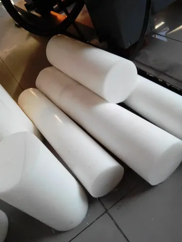   POM rod